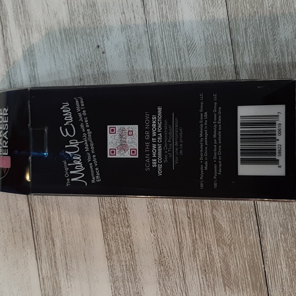 Make Up Eraser - Picture 3 of 3